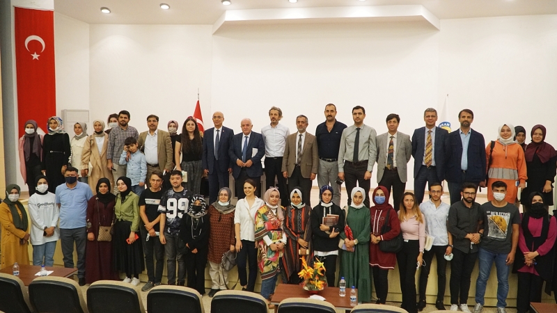 Yunus Emre Anadolu Konferansları Dizisinin Şanlıurfa Etkinliği, Harran Üniversitesi’nin Ev Sahipliğinde Gerçekleştirildi