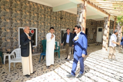 Başkan Özyavuz Bayramda Harranlıları evlerinde tek tek ziyaret ederek moral verdi.